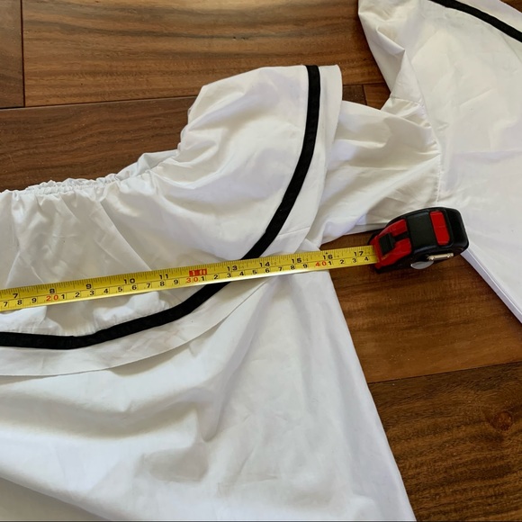 White Off the Shoulder Flowy Top - Picture 2 of 4